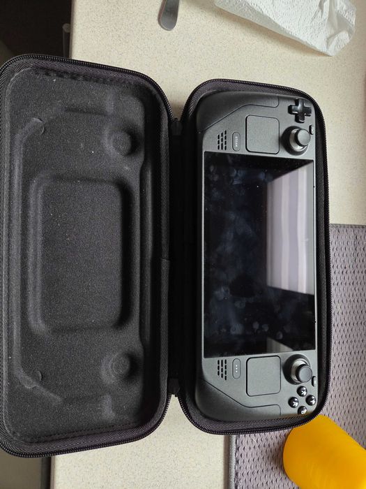 Sprzedam SteamDeck 256 gb LCD