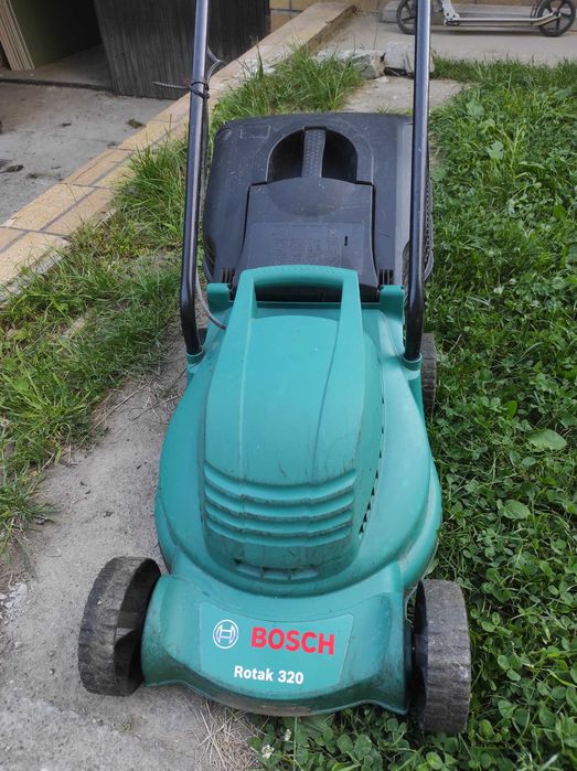 Kosiarka elektryczna Bosh Rotak 320 sprawna ale...