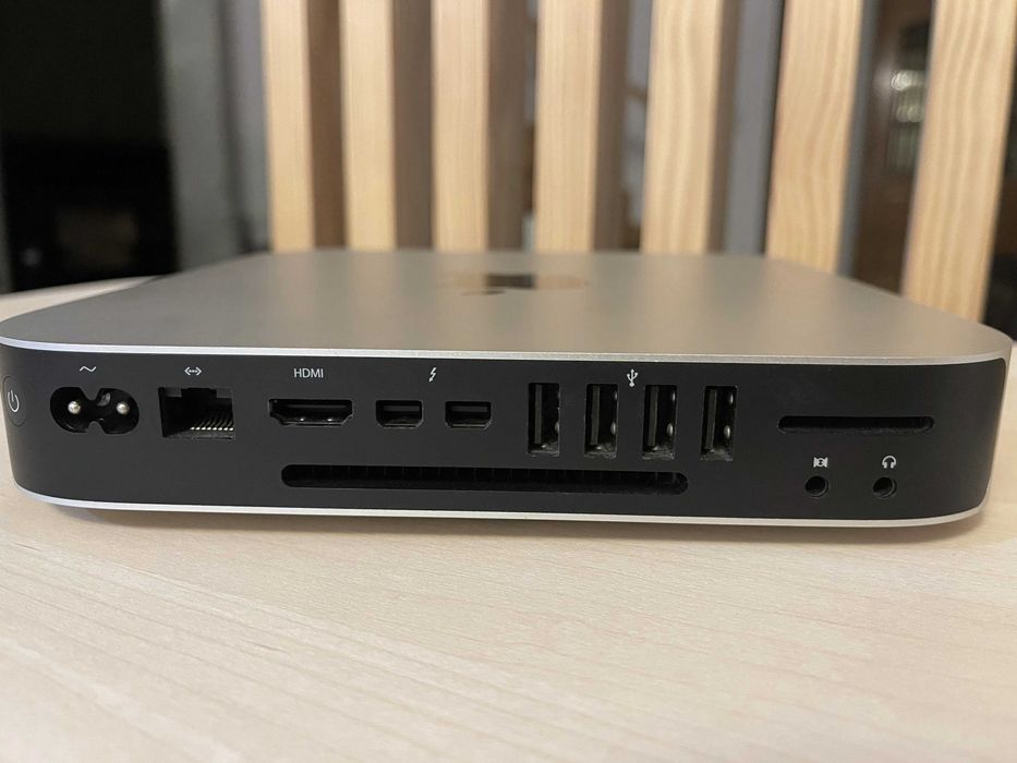 Mac mini (Late 2014) i5 2.8GHz 8GB ram 1TB Fusion Drive Mouse Keyboard