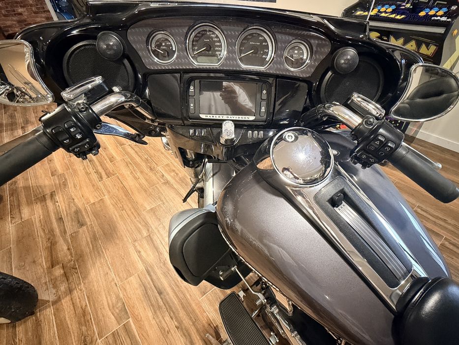 Harley Davidson Ultra glide 103