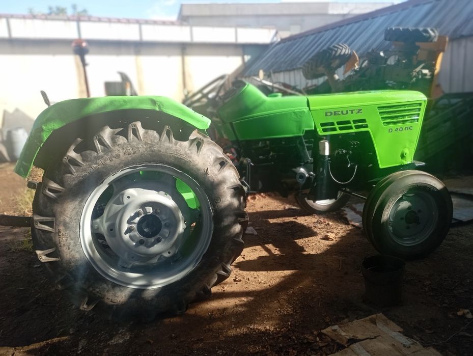 Trator deutz 4006 com matrícula tem direção hidráulica