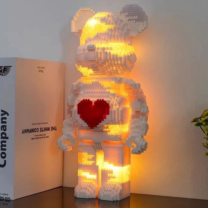 Конструктор bearbrick з підсвіткою 3.168 блоків: 1 950 грн ...