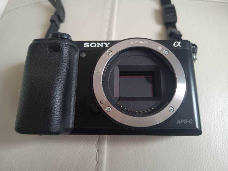 Aparat Sony a6000 + obiektyw 16-50mm Power Zoom stan idealny