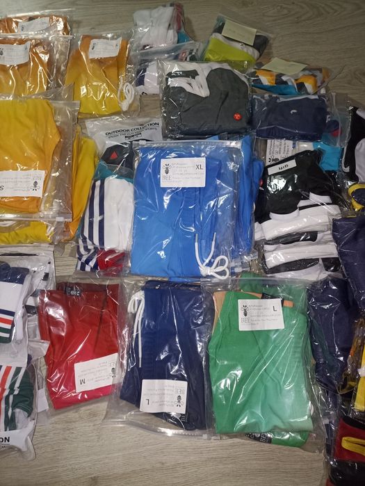 Lote de 240unidades de roupa de banho masculino
