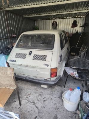 Fiat 126 uszkodzony