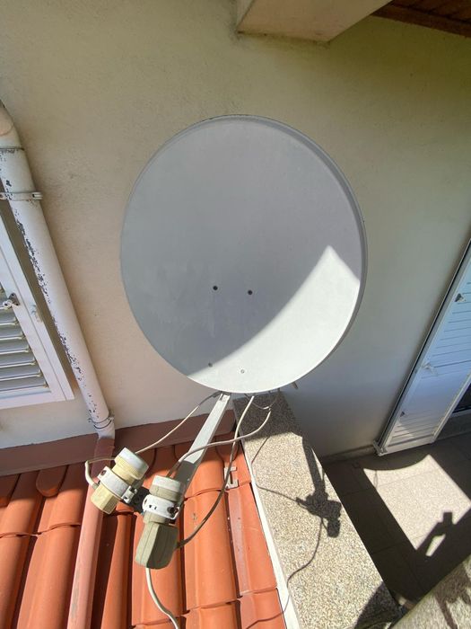 Antena parabólica 67cm diâmetro
