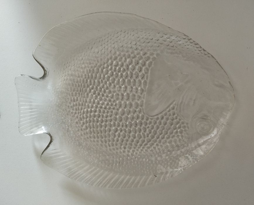 Conjunto 2 pratos (travessas) vidro formato de peixe novos cada 7€