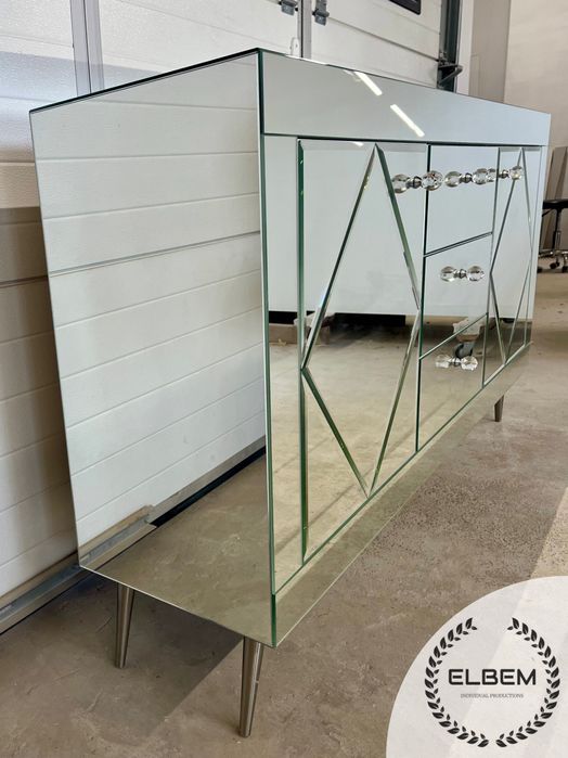 Lustrzana komoda Glamour / Skośne nóżki