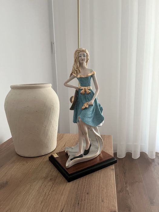 Estatueta porcelana nova azul