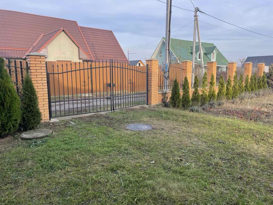 Продам будинок під Києвом