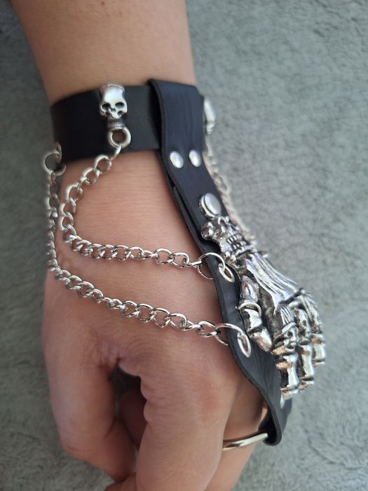 Skórzana bransoleta na rękę