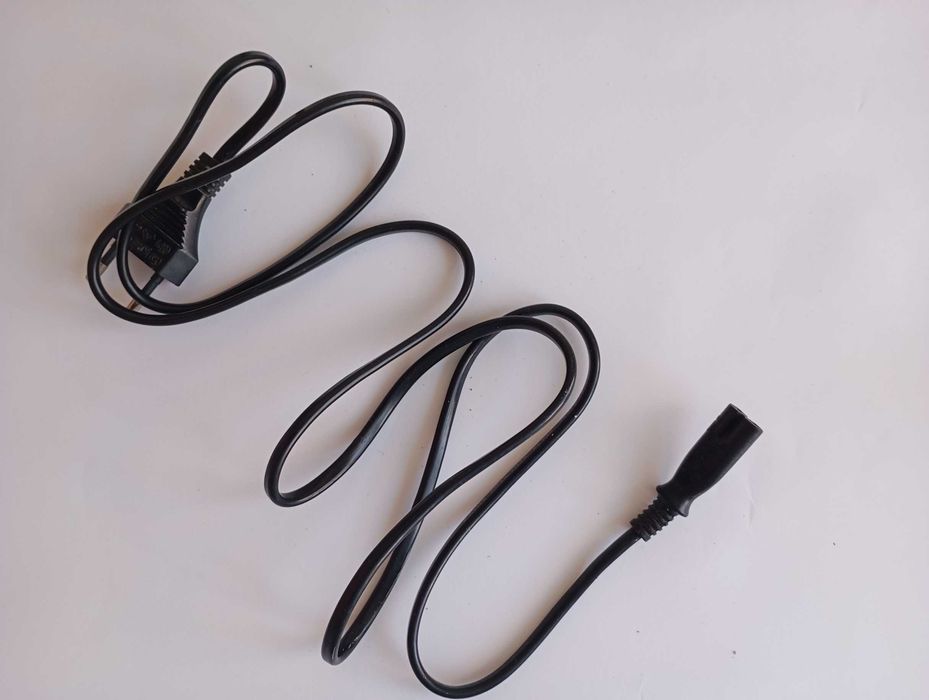 Kabel zasilający / przedłużacz – sprawny