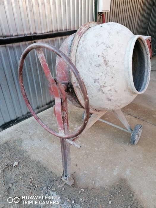 Vendo Betoneira usada