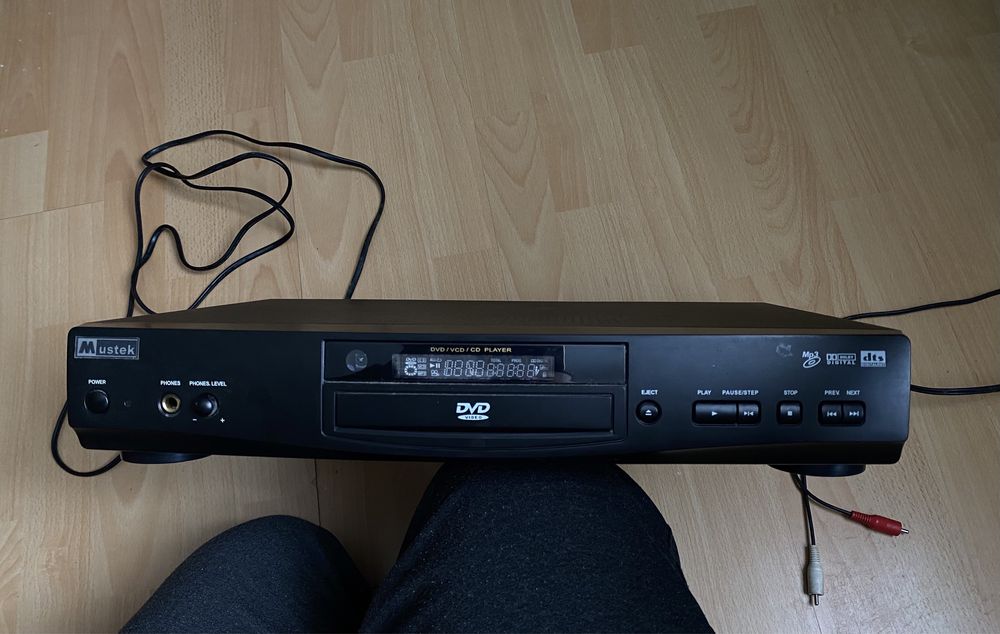 DVD-програвач Mustek V560 black DVD-PLAYER