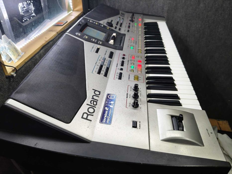 Teclado Roland E-80