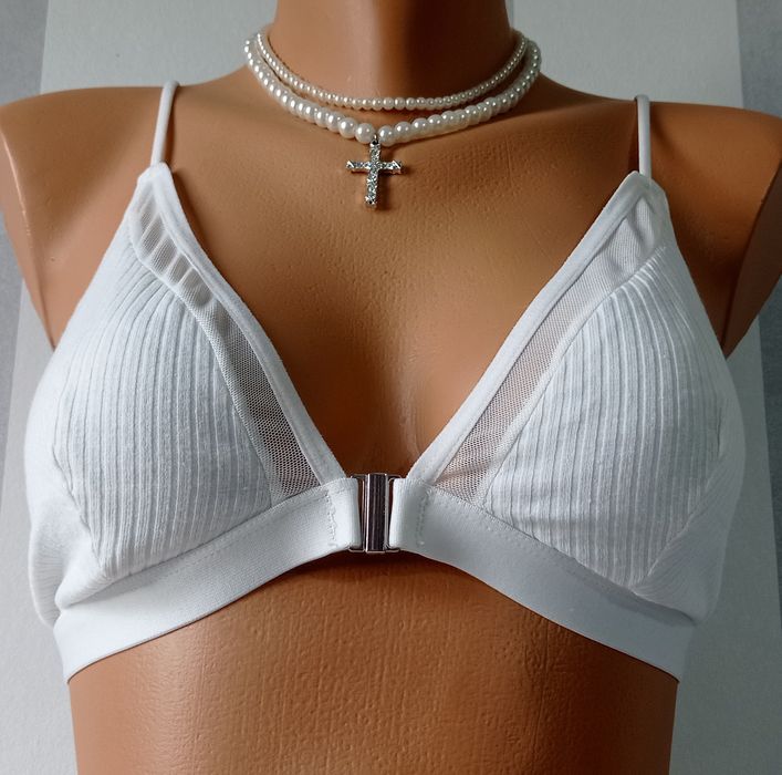 Biustonosz biały prążkowany na ramiączka bez gąbki S