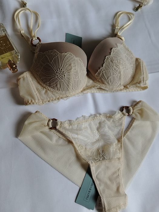 Шикарний романтичний комплект балконет Intimissimi