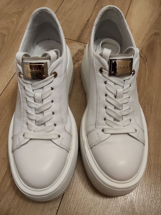 Buty Carini ze skóry naturalnej rozm.39