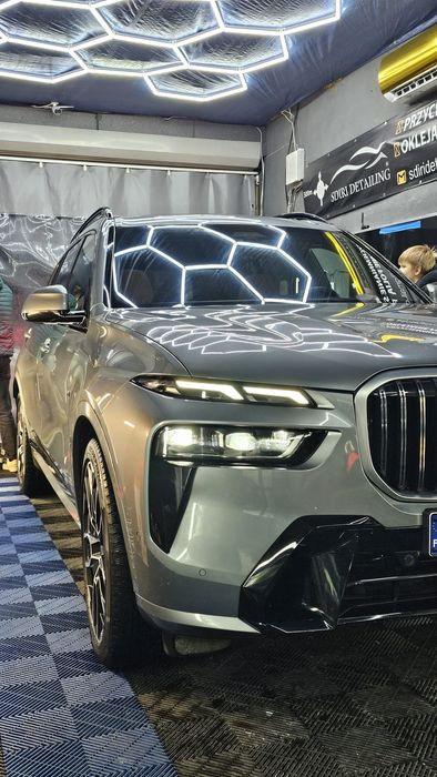 Detailing. Przyciemnianie szyb, polerowanie i pranie tapicerki