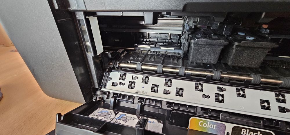 Продам Canon Pixma E484 1200 грн + торг