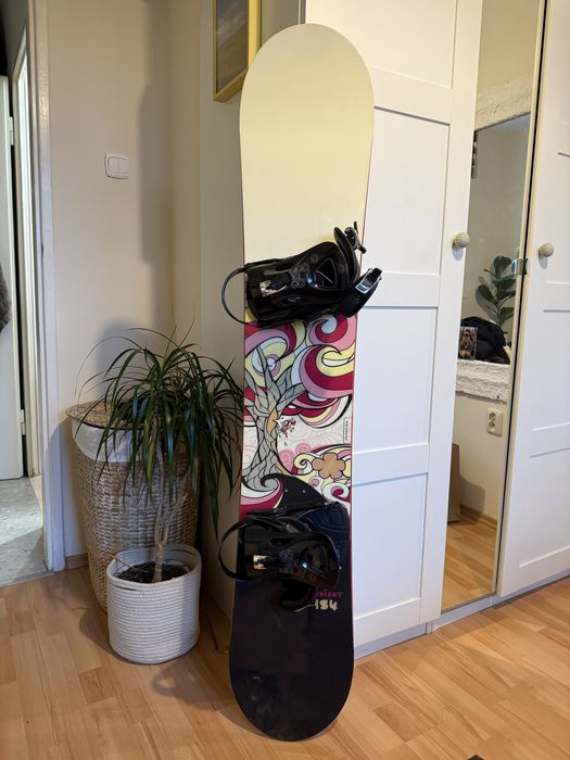 snowboard deska snowboardowa salomon z wiązaniami ride i pokrowcem