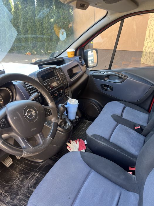 Opel Vivaro trafic Brygadówka 6osobowa Stan BDB