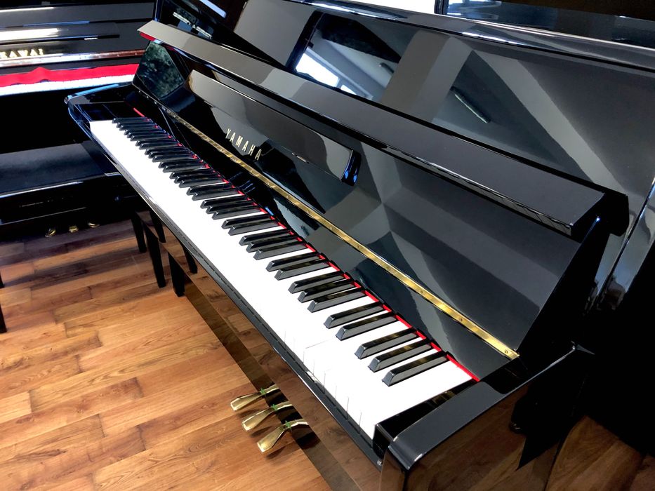 Pianino Yamaha C109 czarne  jak nowe gwarancja