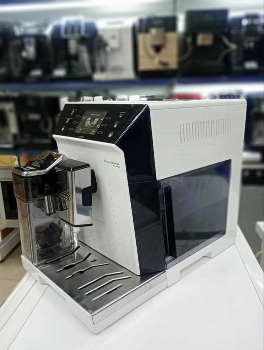 Кавомашина DeLonghi PrimaDonna Claas EСAM 556.55 W з Німечинни Б\В