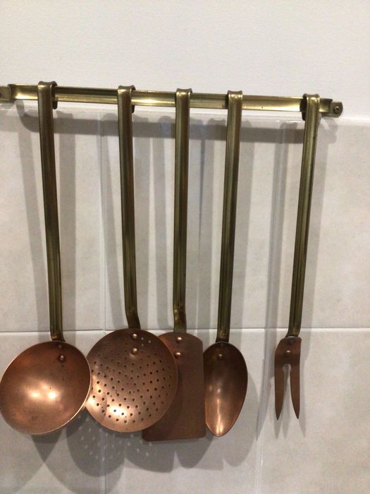 Conjunto de 5 utensílios decorativas de cozinha em leitão