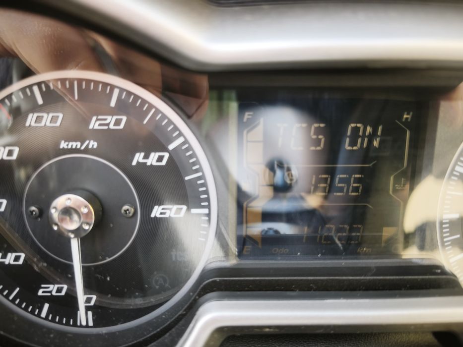 Yamaha X-Max 125cc
Us