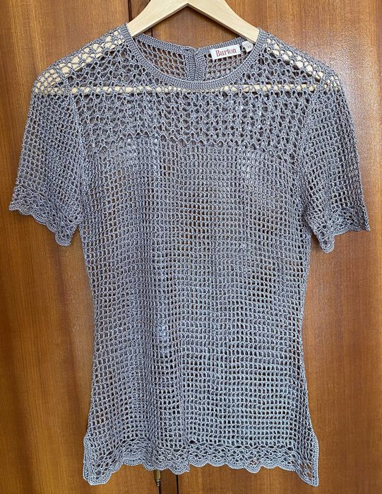 Camisola rendilhada em crochet de cor prateada