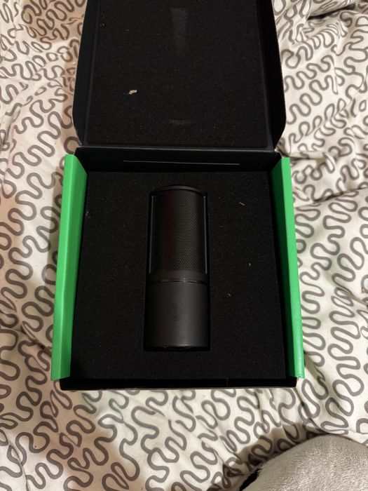 Microfone Razer Seiren X