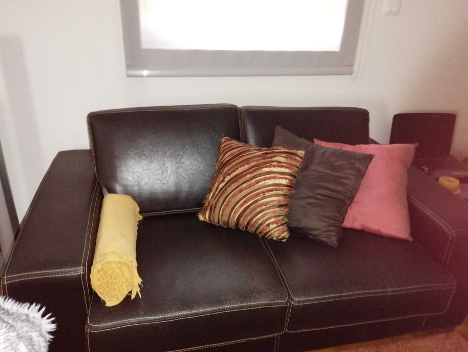 Sofás conforto em pele verdadeira Paços de Ferreira • OLX Portugal