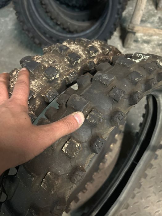 Vendo pneus para motocross 19 vindos da Suíça
