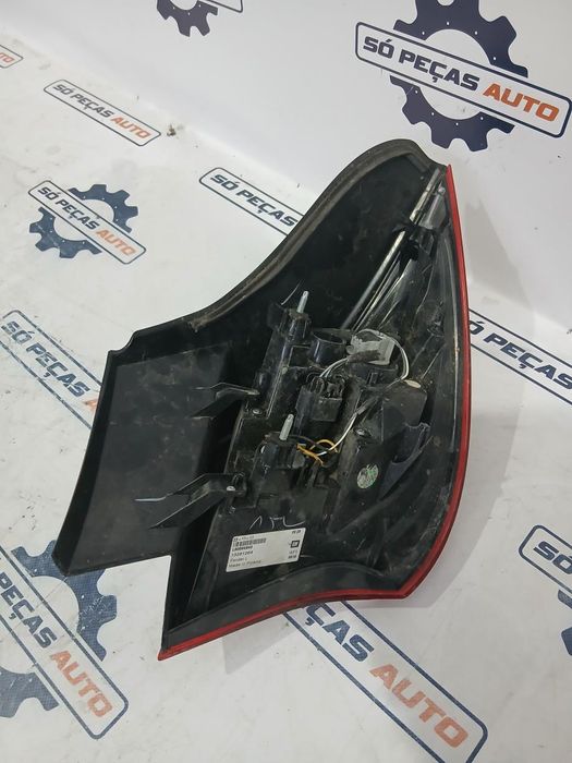 FAROLIM ESQUERDO BRANCA OPEL ASTRA J 1.4GTC P10 2011-2018 ANO: 2012