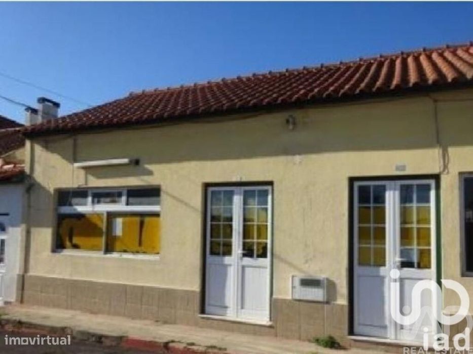 Prédio em Marinha Grande de 315 m2