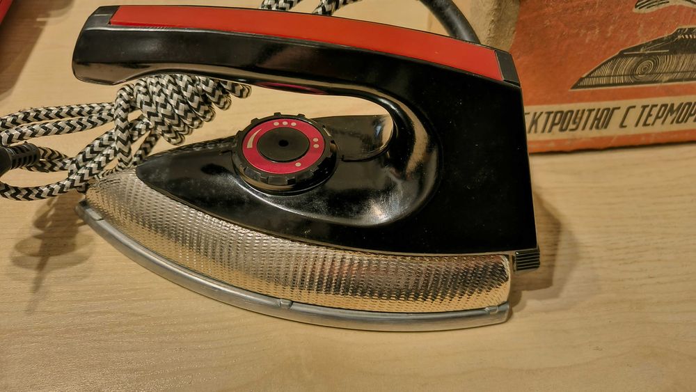 Nowe żelazko 1000W