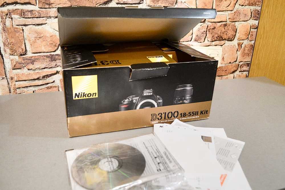 Дзеркальний фотоапарат Nikon D3100 ,об’єктив сумка коробка