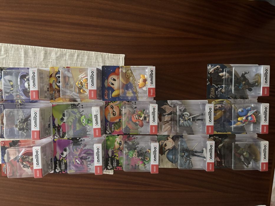 Amiibo de varias colecoes