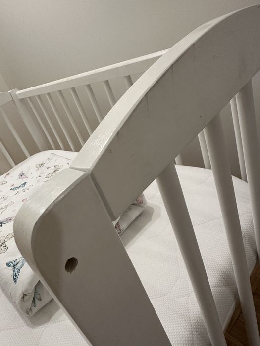 Drewniane łóżeczko dostawka z materacem
