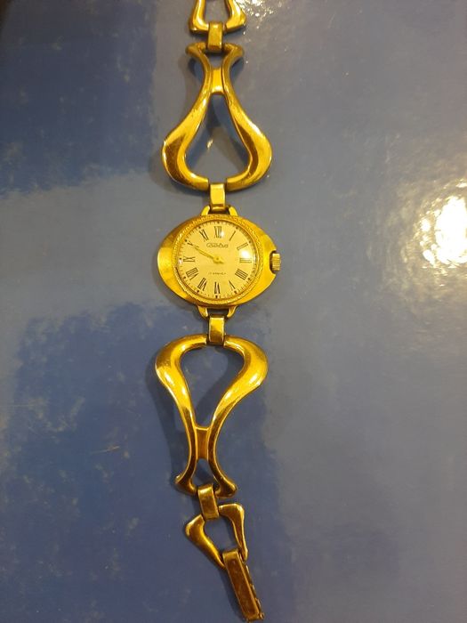 Продам часы разные