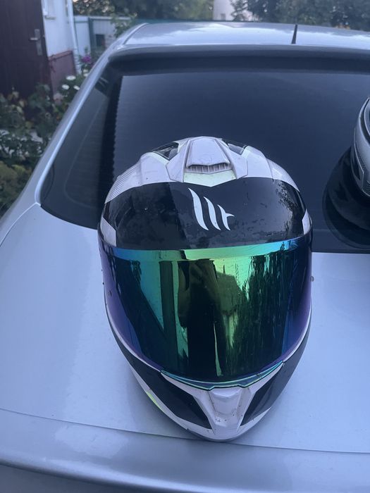 Мотошолом Mt helmets