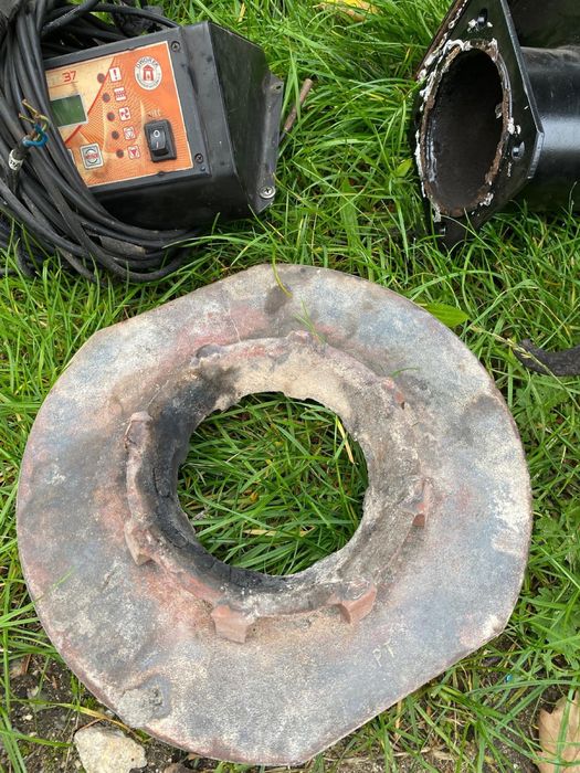 Komplet podajnik z koszem zasypowym DWOREK