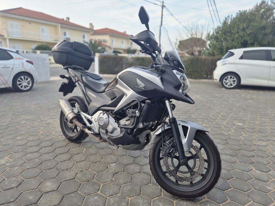 Honda  NC  700x.