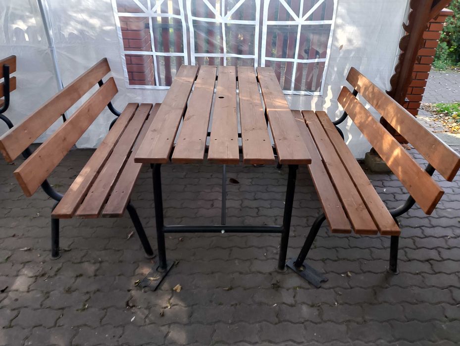 Stół z ławkami ogrodowe