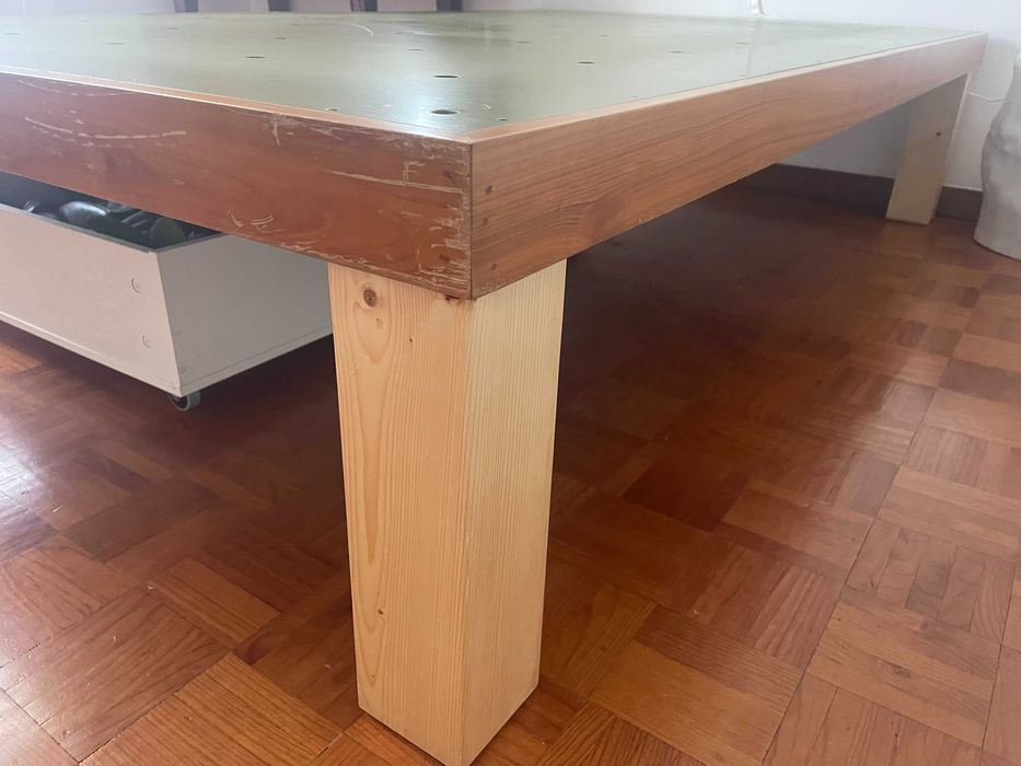 Cama de corpo e meio com colchão — 185 x 115 cm