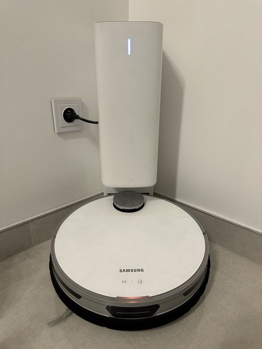 Robot sprzatający Samsung Jet Bot+, plus akcesoria