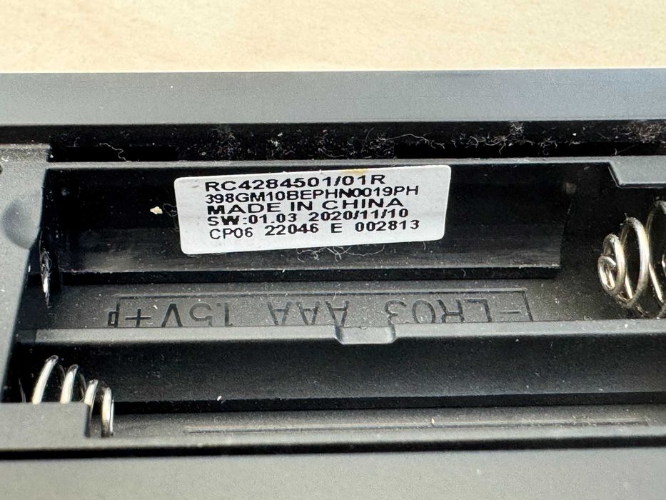 Оригінальний пульт Philips RC4284501/01R з голосовим пошуком та Ambilight