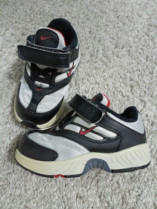 Buty sportowe dla chłopca rozmiar 22,5