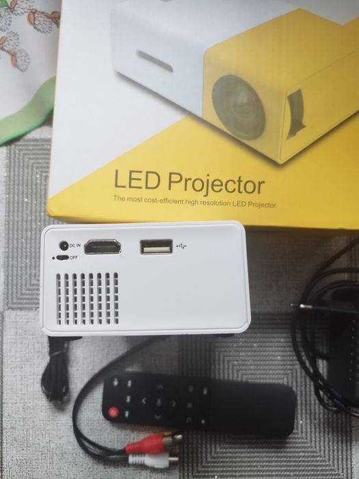 Projektor multimedialny+ dodatek